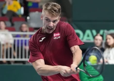 Latvijas vīriešu tenisa pirmajai raketei Štrombaham ATP rangā piecu vietu kritums, Gulbim - desmit