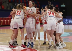 Latvijas basketbolistu pāridarītājas Melnkalne iekļūst ceturtdaļfinālā; Grieķijai čempionāts galā