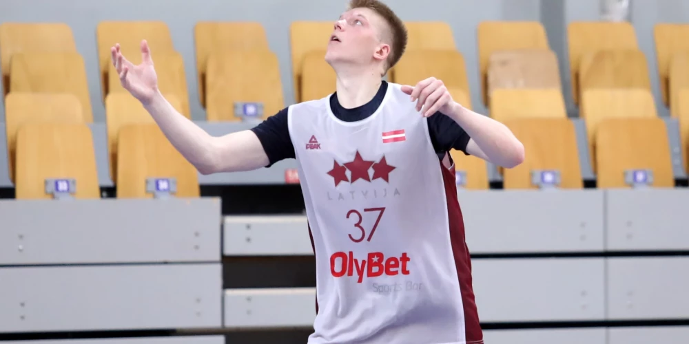 Latvijas basketbola izlase astoņu debitantu sastāvā piekāpjas Somijai