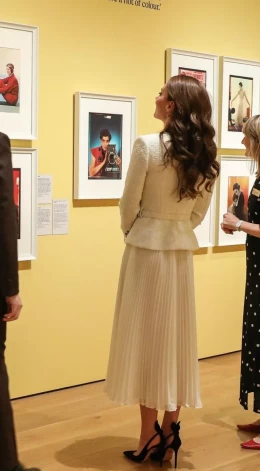 Принцесса распустила длинные волосы, сделав красивые локоны. (Фото: Instagram / princeandprincessofwales)