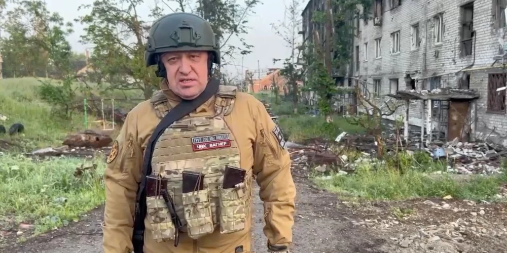 Prigožins: krievi Ukrainas armijas spiediena rezultātā atkāpjas