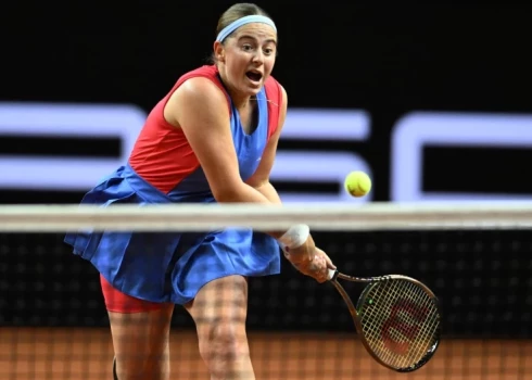 Ostapenko un Kičenoka iekļūst Birmingemas "WTA 250" sērijas dubultspēļu turnīra pusfinālā