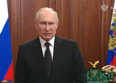 Путин выступил с обращением к россиянам: все, кто встал на путь предательства, будут повержены