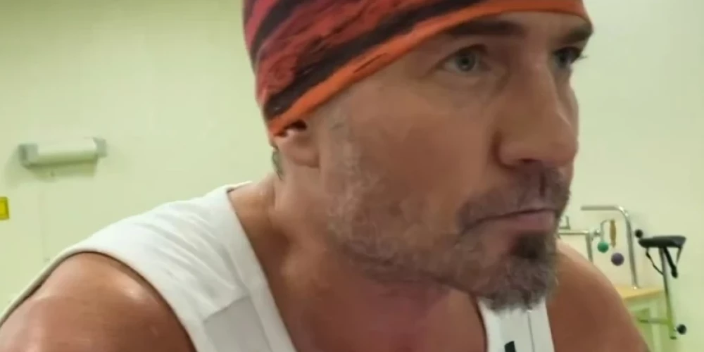 Спортсмен впервые показал процесс реабилитации после ампутации конечностей. 