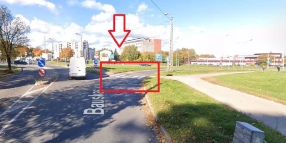 Policija aicina atsaukties aculieciniekus ceļu satiksmes negadījumam Rīgā