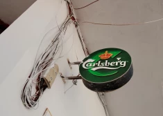 "Carlsberg" logo.