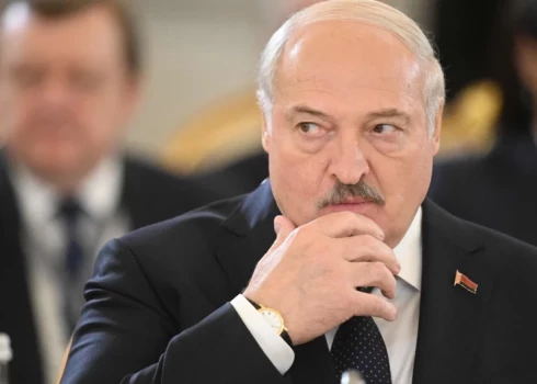 Лукашенко заявил о приведении белорусской армии в полную боевую готовность