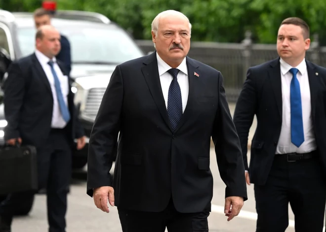 Ja Krievija sabruks, mēs visi mirsim, brīdina Lukašenko