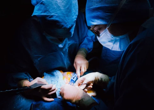 В Латвии пациенты умирают после трансплантации печени, но вины врачей в этом нет