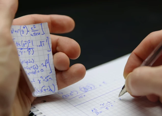 “Eksāmens tik viegls, ka būtu pa spēkam arī septītklasniekam” – soctīklos neizpratnē par 9. klašu skolēnu sliktajām matemātikas zināšanām
