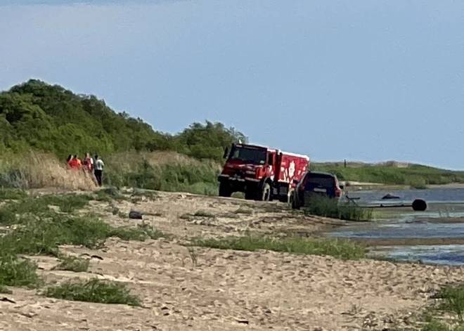 Bērni izglābās, pieaugušie pazuda jūrā. Uzreiz pēc Jāņiem Ainažos notikusi traģiska nelaime