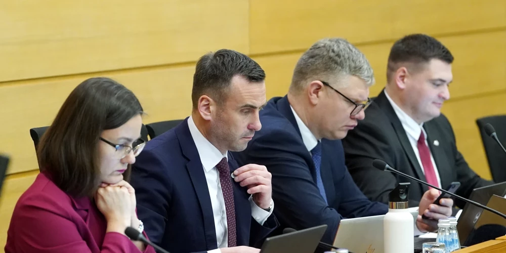  Вице-мэр Линда Озола, председатель Рижской думы Мартиньш Стакис, вице-мэр  Вилнис Кирсис и вице-мэр Эдвардс Ратниекс.