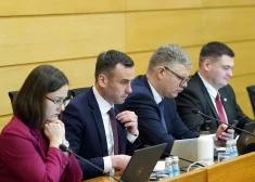  Вице-мэр Линда Озола, председатель Рижской думы Мартиньш Стакис, вице-мэр  Вилнис Кирсис и вице-мэр Эдвардс Ратниекс.