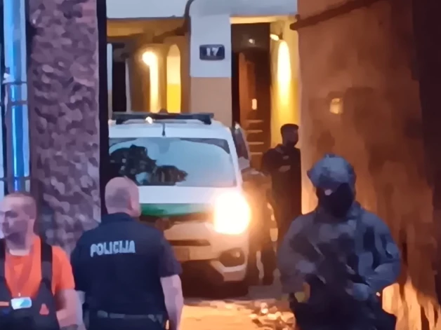 Очевидцы засняли экипаж полиции, получивший вызов в Московский форштадт.