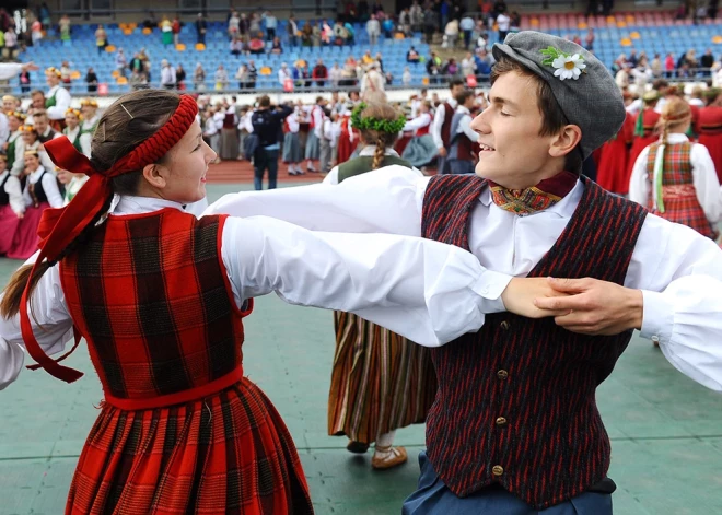 Tuvu rekordam! Šogad Dziesmu un deju svētkos reģistrēts otrs vēsturiski lielākais dalībnieku skaits