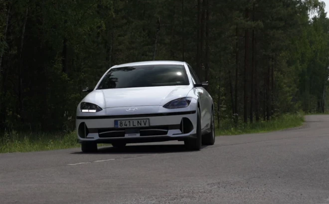 Dizains ir tikpat neparasts kā savulaik "Ioniq 5", taču "Ioniq 6" atšķiras ar labāku vadāmību.