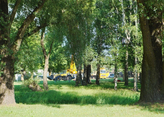 Jau drīzumā Pārdaugavā sāks Rīgas panorāmas rata pamatu būvniecību. Patlaban noslēdzas būvlaukuma iekārtošana un jau nākamnedēļ sāksies panorāmas rata pamatu būvniecība, betonējot testa pāļus. Pāļu laukuma izbūvi, augšējo stiegrojumu un pamatu betonēšanu plānots pabeigt oktobra sākumā.