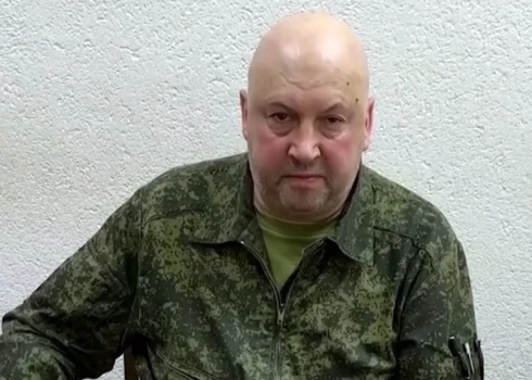 Генерал пропал впросак: Сергей Суровикин уже несколько дней не появляется на публике. Что с ним сейчас может происходить?