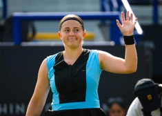 Aļona Ostapenko.