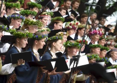 XXVI Vispārējio latviešu Dziesmu un XVI Deju svētku virsdiriģentu un virsvadītāju godināšanas pasākums Dziesmu svētku parkā.