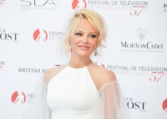 Svin aktrises Pamela Andersone un Līva Tailere - sveicam daiļās gaviļnieces un visus pārējos jubilārus!