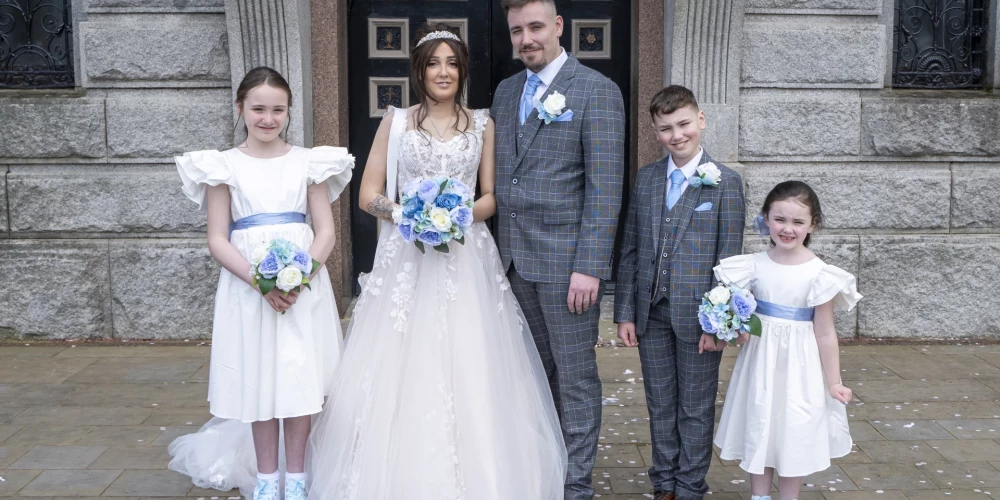 Женщина устроила бесплатную свадьбу больной раком подруге - матери троих детей осталось жить несколько месяцев