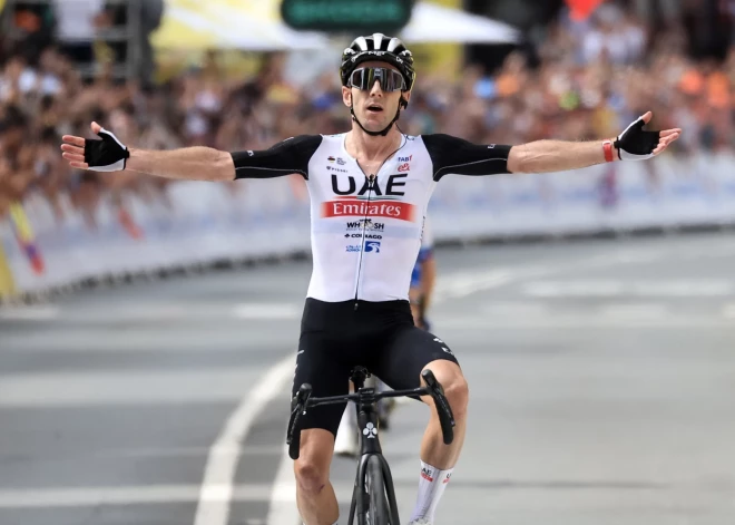 Īpaša uzvara - dvīņubrāļi izcīna dubultuzvaru "Tour de France" pirmajā posmā