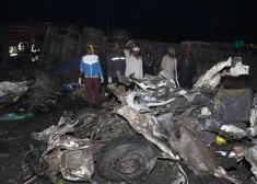 Auto avārijā Kenijā dzīvību zaudē 49 cilvēki