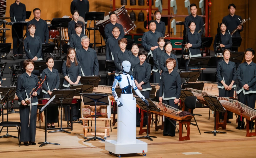 Korea Institute of Industrial Technology’s Two-Armed Robot Conducts National Orchestra Performance