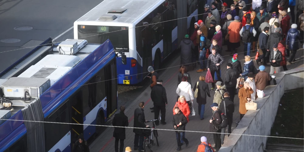 В воскресенье региональные автобусы не обслуживают некоторые остановки в центре Риги