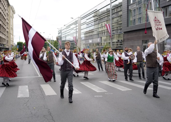 "Rīgas satiksme" svētdien organizēs papildreisus Dziesmu svētku dalībniekiem