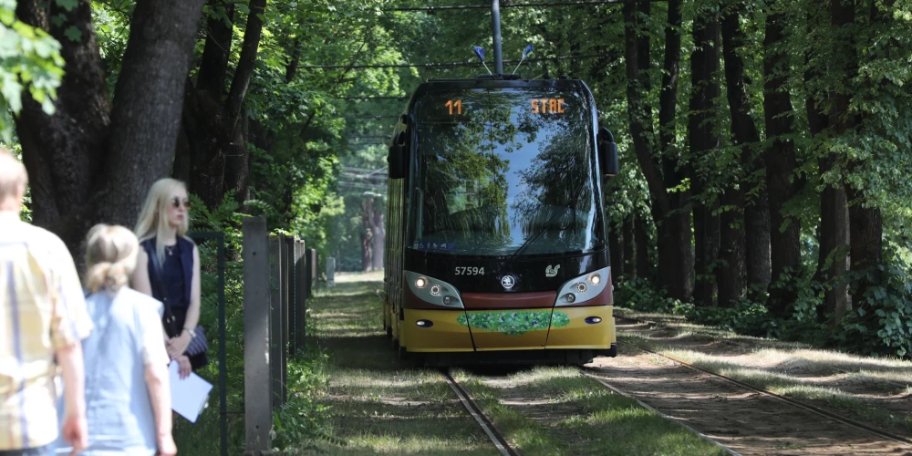 Со среды общественный транспорт будет ходить из центра Риги до 2 часов ночи, а в конце недели - до трех