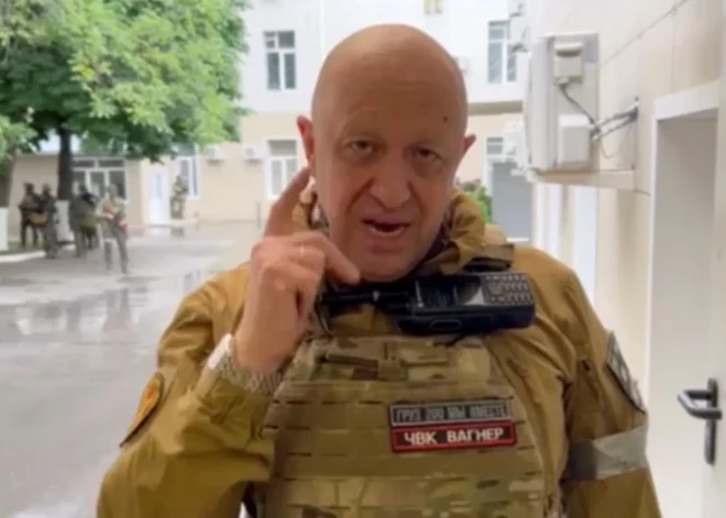 "Скоро вы увидите наши следующие победы на фронте": Пригожин записал первое обращение после "ухода" в Беларусь
