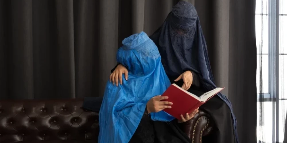 Талибы запретили салоны красоты для женщин
