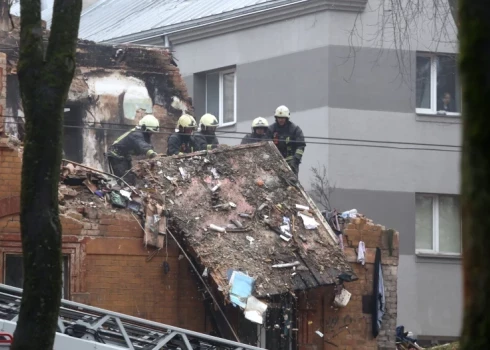 "Это попытка "похоронить" дело": жильцы не могут начать ремонт разрушенного взрывом дома из-за позиции Рижской думы