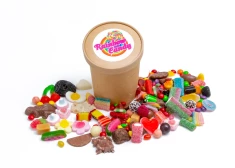 Lielākais konfekšu veikals Latvijā "Rainbow Candy" – 3 tonnas un 600 garšas