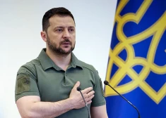 Ukrainas pretuzbrukumu kavē lēnās ieroču piegādes un mīnētās teritorijas, norāda Zelenskis