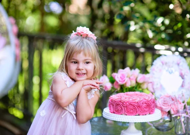 Vai mazam bērnam vajag grandiozu dzimšanas dienas ballīti?