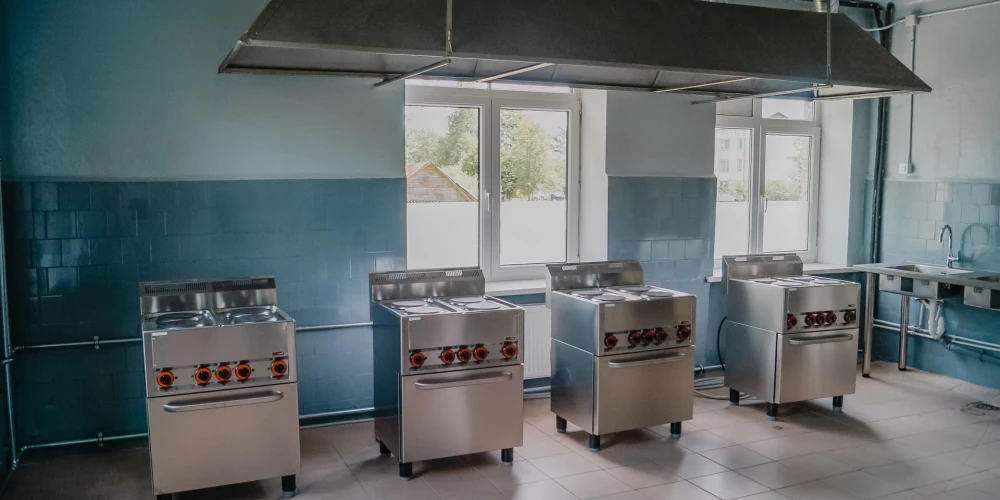 FOTO: kā izskatās bēgļu izmitināšanas centrs Liepnā