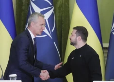 Генсек НАТО Йенс Столтенберг и президент Украины Владимир Зеленский (Фото: EPA/Scanpix)