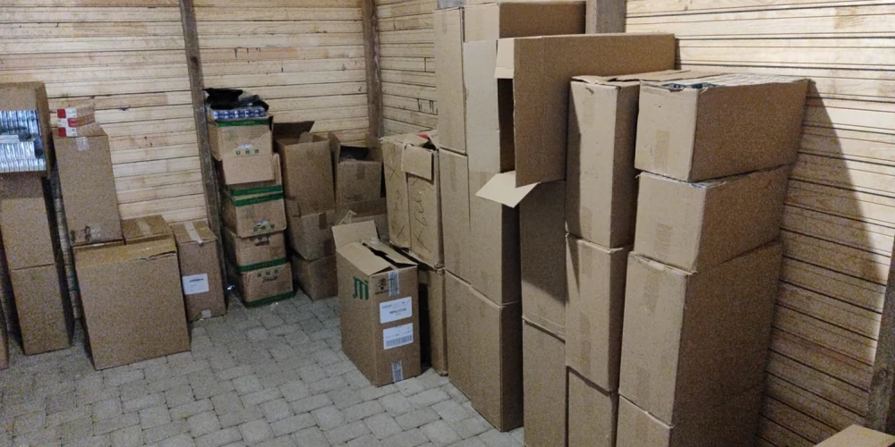В ходе обысков было обнаружено и изъято около 750 000 сигарет.