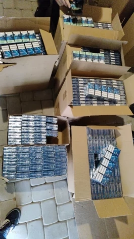 Если бы изъятые сигареты оказались на черном рынке, их стоимость составила бы более 75 000 евро.