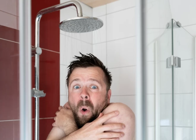 Karstais ūdens izskalo makus tukšus