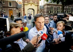 Strīdos par migrācijas ierobežošanu demisionē Nīderlandes valdība