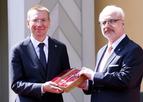 Принес присягу, произнес речь в Сейме, получил ключи от Рижского замка: Ринкевич вступает в должность президента Латвии
