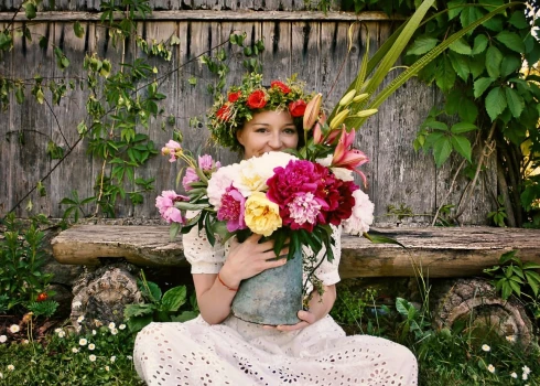 Marija Naumova jubileju vēlas atzīmēt kopā ar savas mūzikas cienītājiem, tālab ikviens mīļi gaidīts uz dziedātājas koncertiem "Fiesta de Maria" vairākās pilsētās Latvijā. “Šie svētki nav iedomājami bez krāšņiem kostīmiem, dejām, negaidītiem viesiem un patīkamiem pārsteigumiem,” bilst Naumova.