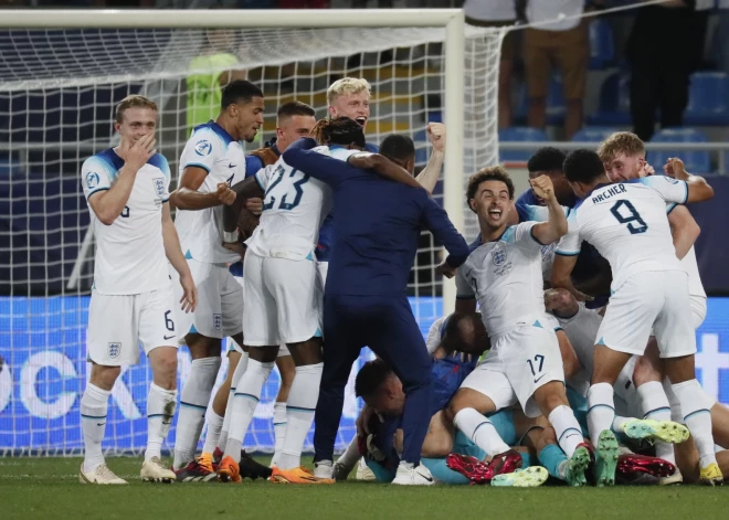 Anglijas U-21 futbola izlase triumfē Eiropas čempionātā