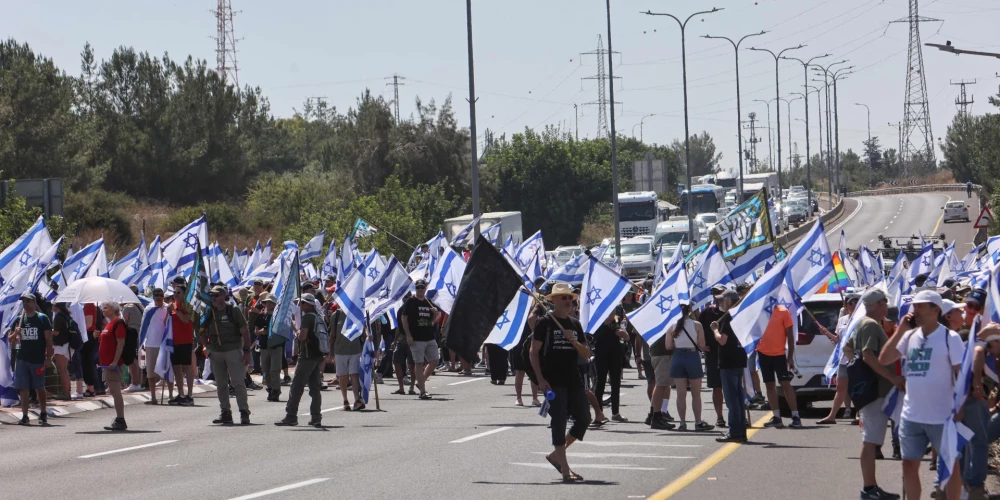 Izraēlā protestētāji nobloķējuši ceļus uz Jeruzalemi, Haifu un Telavivu