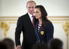 Divkārtējā olimpiskā čempione un Putina atbalstītāja pārcēlusies uz NATO dalībvalsti
