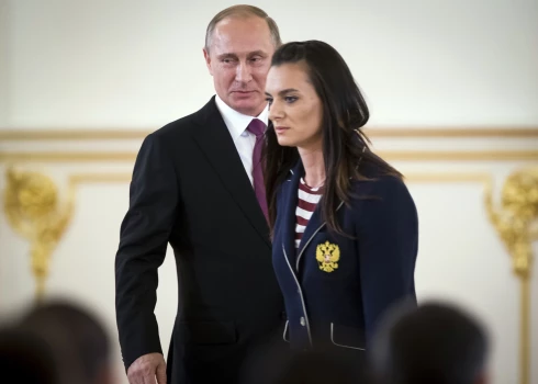 Krievijas sportiste Jeļena Isinbajeva un Vladimirs Putins 2016. gadā.